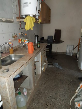 VENTA DE LOTE EN SAN MIGUEL CON CASA A REFACCIONAR