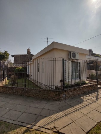 VENTA DE CASA EN BELLA VISTA