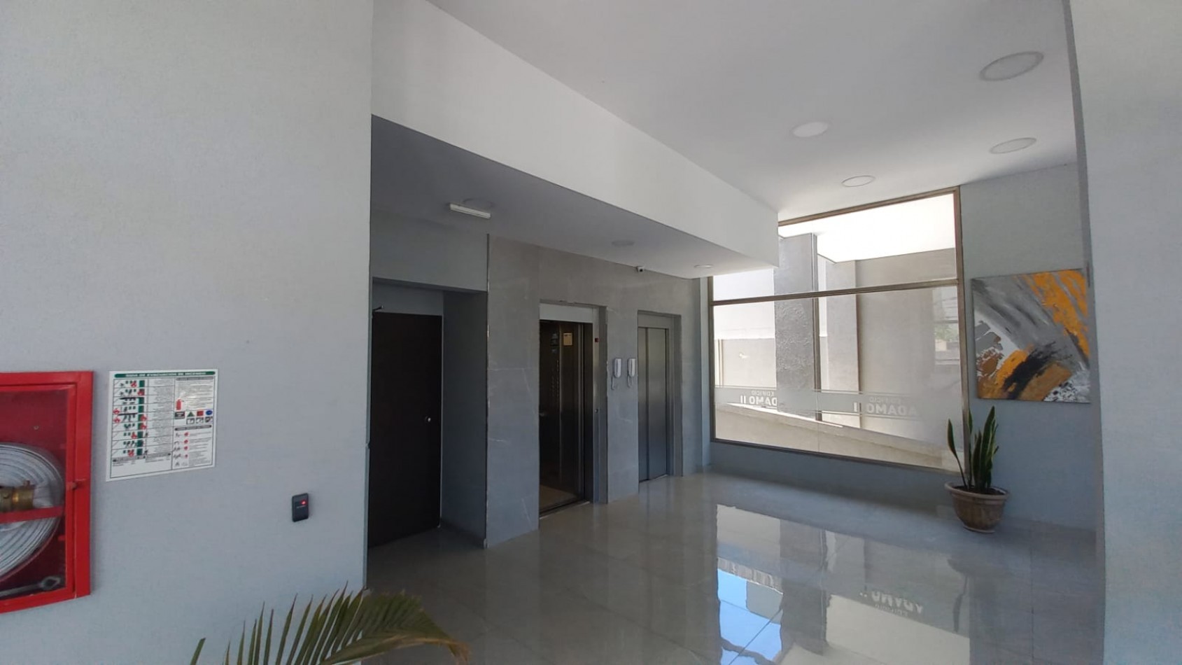 VENTA DEPARTAMENTO DE CATEGORIA TRES AMBIENTES CON COCHERA SAN MIGUEL