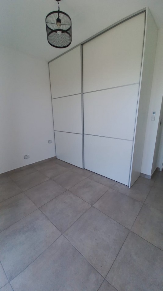 VENTA DEPARTAMENTO DE CATEGORIA TRES AMBIENTES CON COCHERA SAN MIGUEL