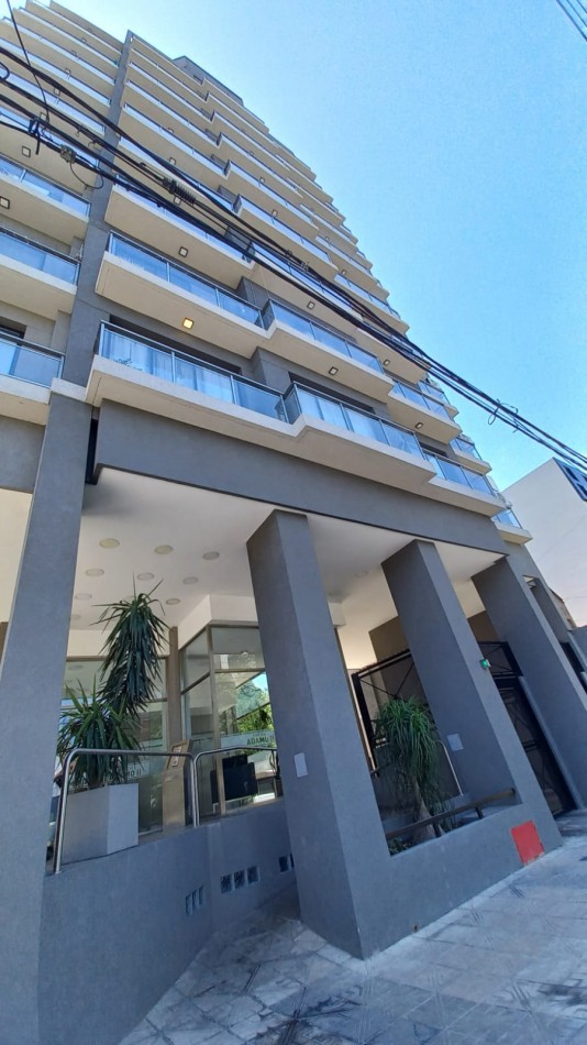 VENTA DEPARTAMENTO DE CATEGORIA TRES AMBIENTES CON COCHERA SAN MIGUEL