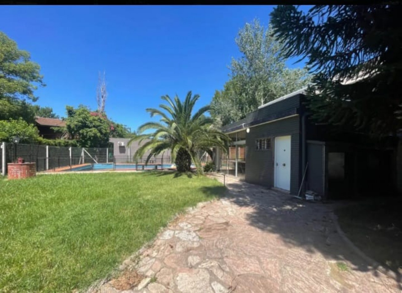 CASA EN VENTA RECICLADA A NUEVA EN BELLA VISTA