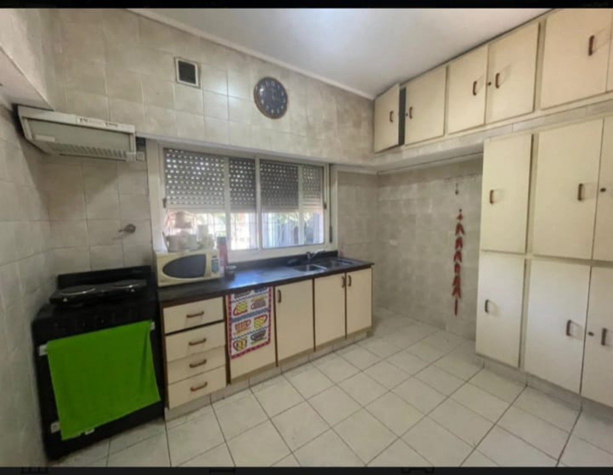 CASA EN VENTA RECICLADA A NUEVA EN BELLA VISTA