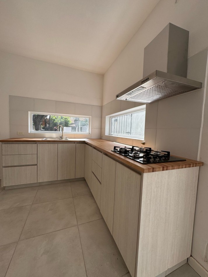 CASA REFACCIONADA A NUEVA EN VENTA EN BELLA VISTA