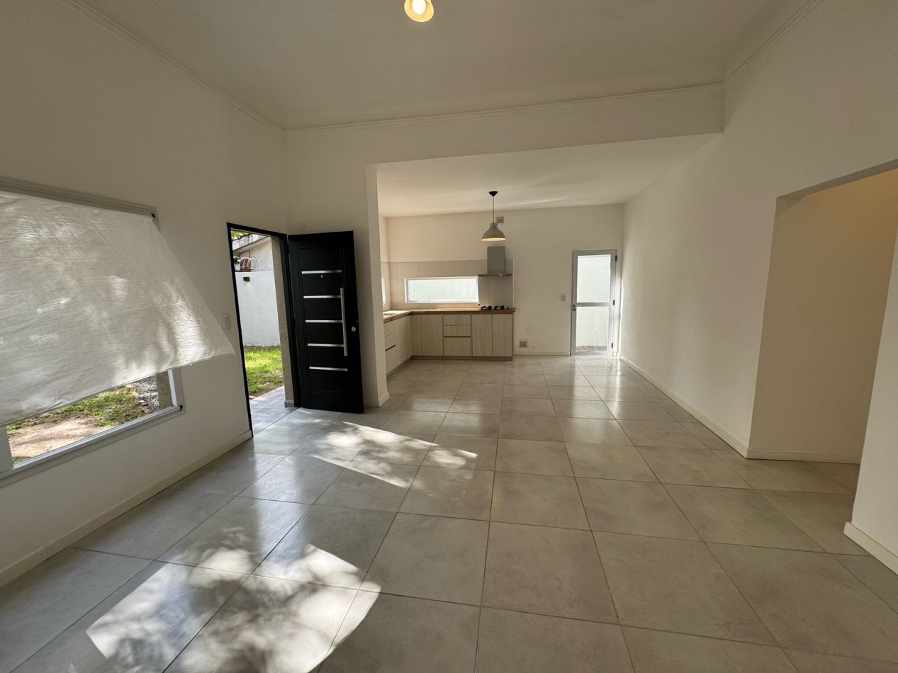 CASA REFACCIONADA A NUEVA EN VENTA EN BELLA VISTA