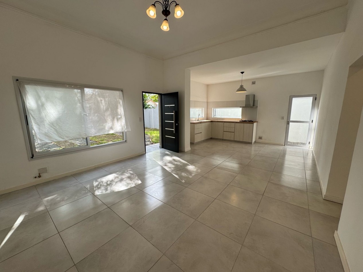 CASA REFACCIONADA A NUEVA EN VENTA EN BELLA VISTA