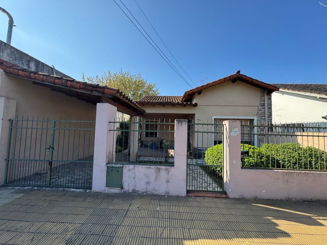 2 CASAS EN VENTA EN BELLA VISTA!!