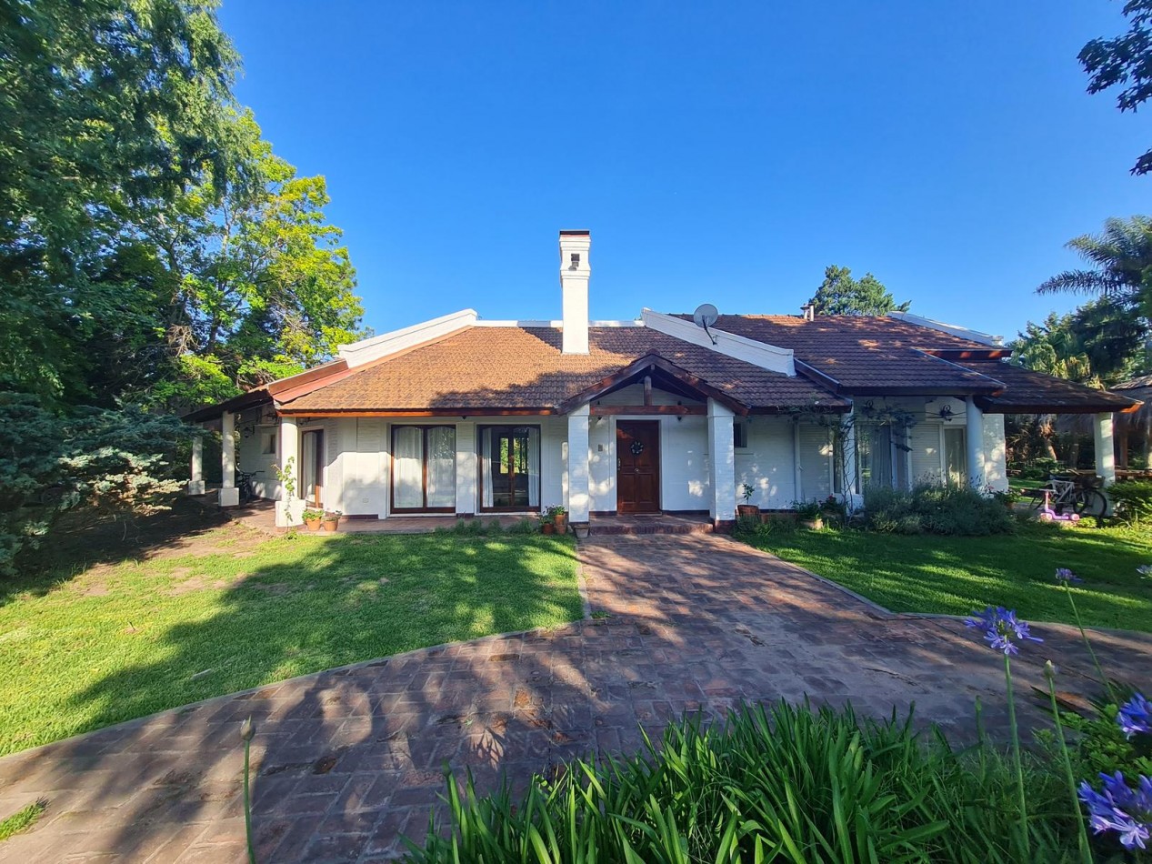 CASA EN VENTA EN PILAR