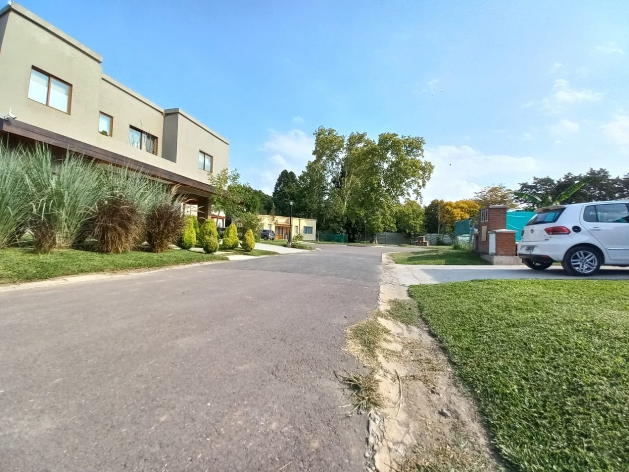 CASA EN VENTA EN ING. ADOLFO SOURDEAUX