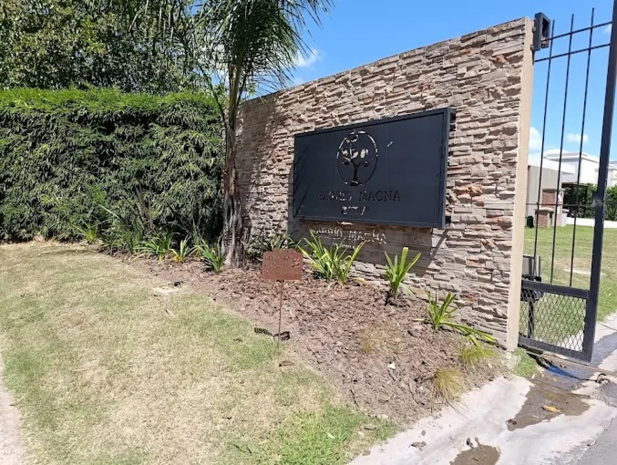 CASA EN VENTA EN ING. ADOLFO SOURDEAUX